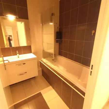 3 Bedrooms, Garden View, La Défense, Parking Apartamento *